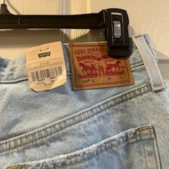 Levis 501 Women’s Light Blue Distressed High Rise Skinny Size 27x28 NWT - Picture 3 of 4